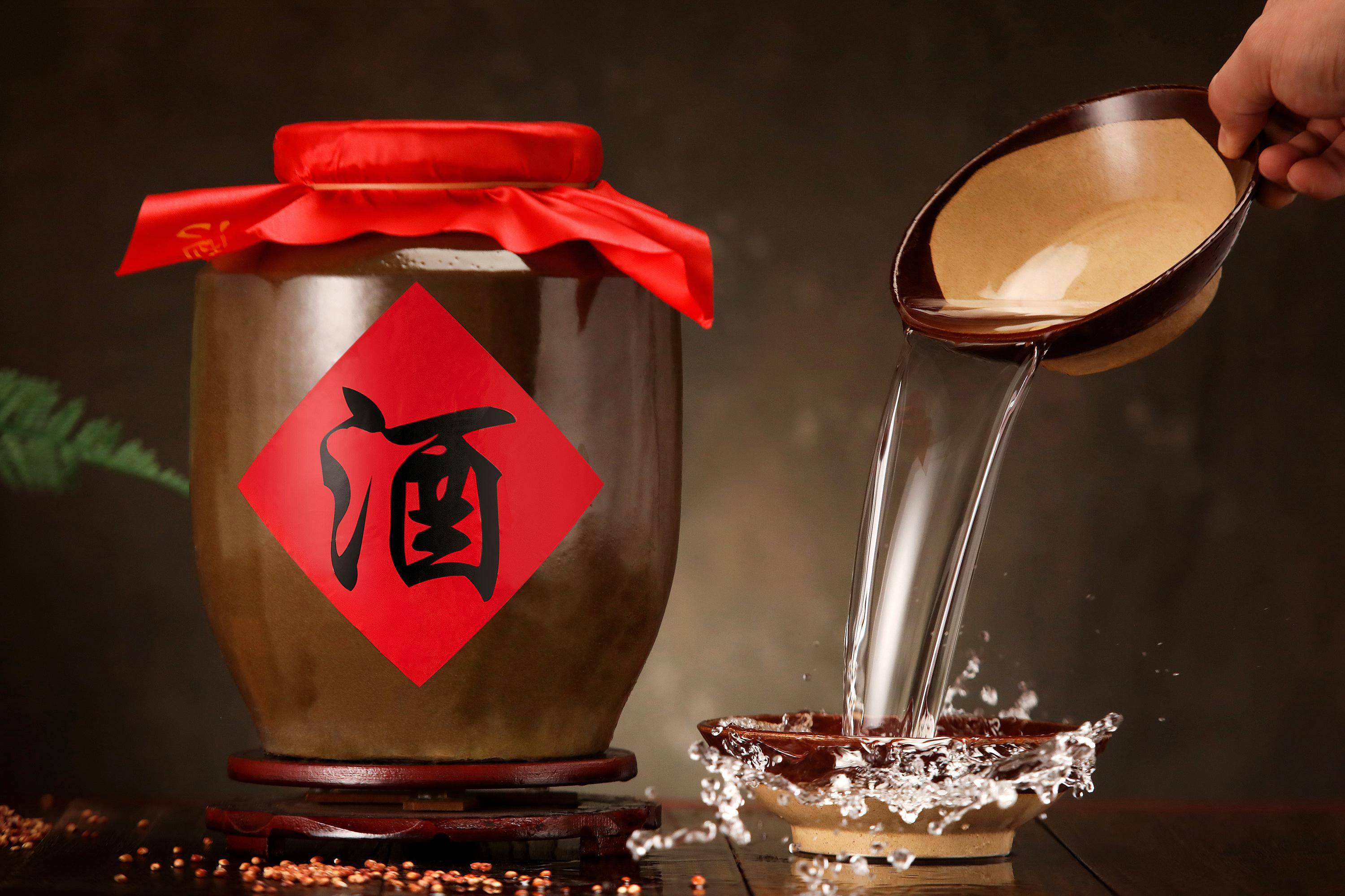 紹興黃酒大跳水！23元暢飲女兒紅，酒友們的平價(jià)口福時(shí)代來臨